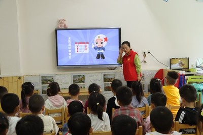 龍蟠南苑社區開展國防教育進校園實踐活動