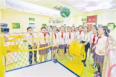 滁州市龍?bào)从變簣@迎來首個校內(nèi)小學(xué)生科技館
