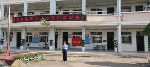 常山市監8090宣講團進校講好食品安全第一課